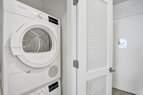Condominio en venta en Miami Beach, Florida, 1 dormitorio, 43.2 m2 № 1929165 - foto 16