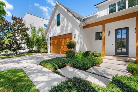 House in Sarasota, Florida 3 bedrooms, 235.88 sq.m. № 2140412 - photo 4