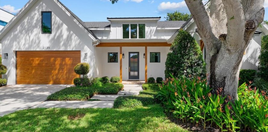 House in Sarasota, Florida 3 bedrooms, 235.88 sq.m. № 2140412
