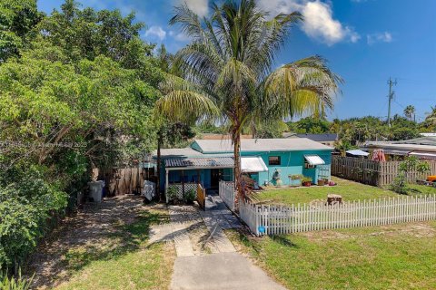 Casa en venta en Pompano Beach, Florida, 2 dormitorios, 86.21 m2 № 1842595 - foto 2