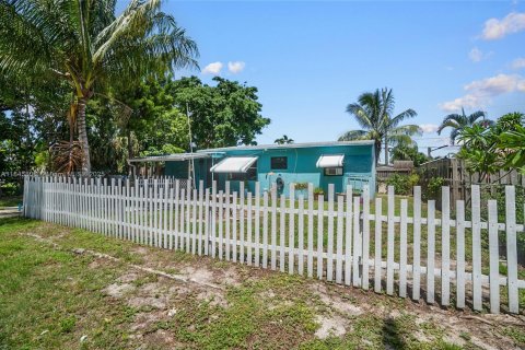 Casa en venta en Pompano Beach, Florida, 2 dormitorios, 86.21 m2 № 1842595 - foto 3