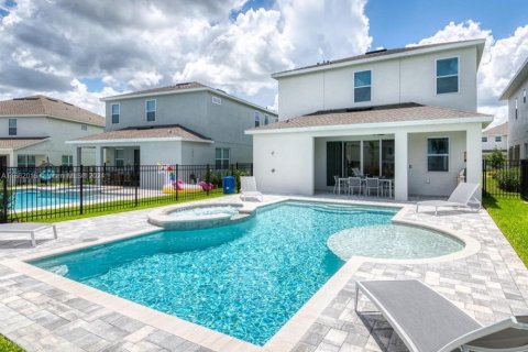 House in Kissimmee, Florida 5 bedrooms, 236.9 sq.m. № 1467596 - photo 1