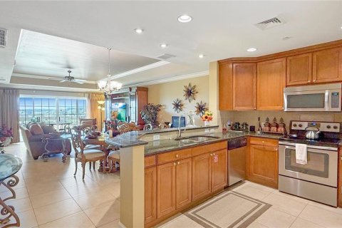 Condo in Four Corners, Florida, 3 bedrooms № 2204451 - photo 10