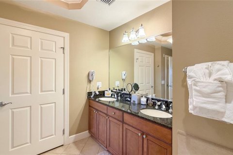 Condo in Four Corners, Florida, 3 bedrooms № 2204451 - photo 22