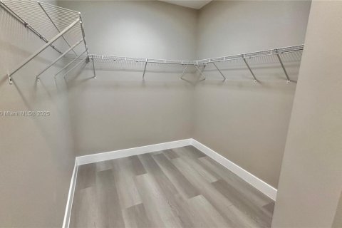 Condo in Sunny Isles Beach, Florida, 2 bedrooms  № 1889073 - photo 29
