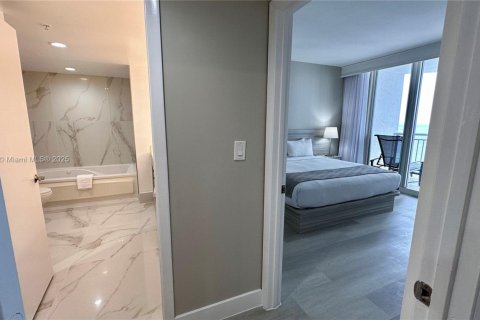 Condo in Sunny Isles Beach, Florida, 2 bedrooms  № 1889073 - photo 19