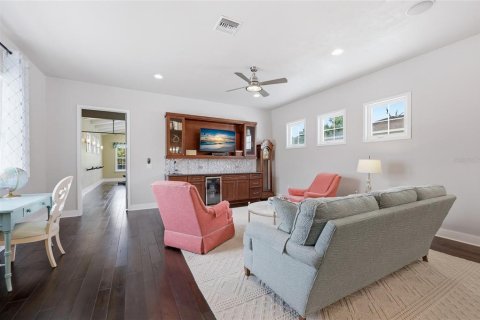 House in Newberry, Florida 4 bedrooms, 367.52 sq.m. № 2117037 - photo 29