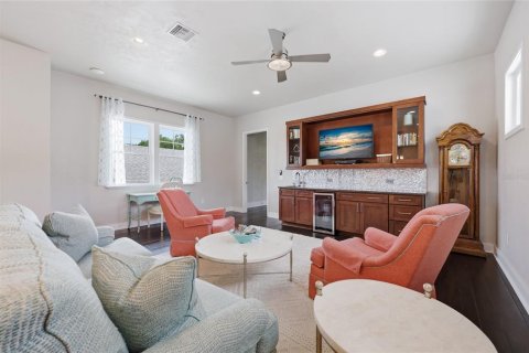 House in Newberry, Florida 4 bedrooms, 367.52 sq.m. № 2117037 - photo 30