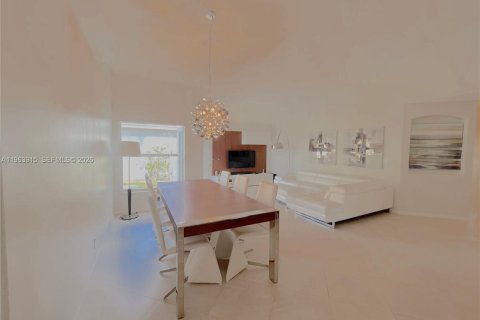 Купить виллу или дом в Холливуд, Флорида 3 спальни, 172.05м2, № 2026261 - фото 15