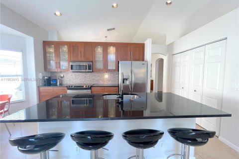 Купить виллу или дом в Холливуд, Флорида 3 спальни, 172.05м2, № 2026261 - фото 2