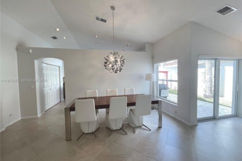 Купить виллу или дом в Холливуд, Флорида 3 спальни, 172.05м2, № 2026261 - фото 3