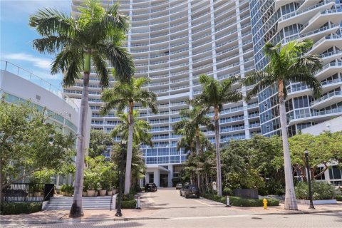 Condominio en venta en Miami, Florida, 2 dormitorios, 147.53 m2 № 2154441 - foto 2