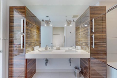 Condominio en venta en Miami, Florida, 2 dormitorios, 147.53 m2 № 2154441 - foto 14