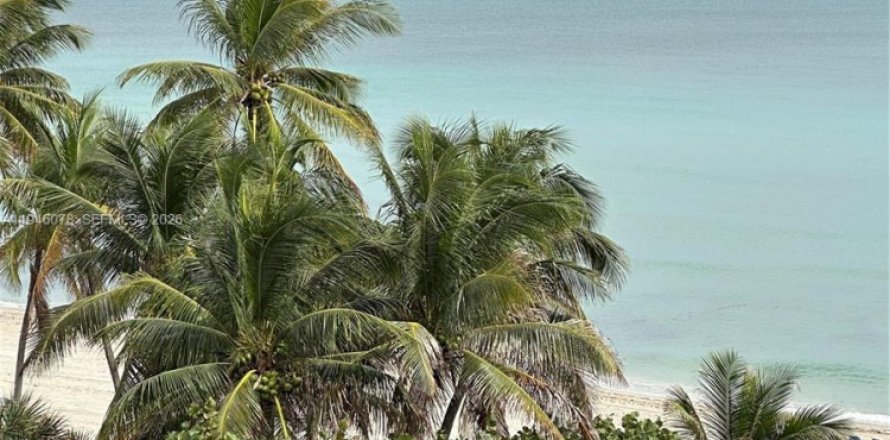 Condo in Hollywood, Florida, 1 bedroom  № 2002428