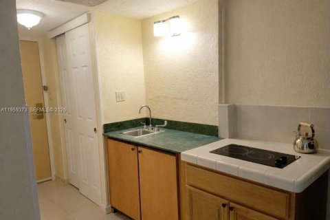 Copropriété à vendre à Sunny Isles Beach, Floride: 39.02 m2 № 2027593 - photo 5