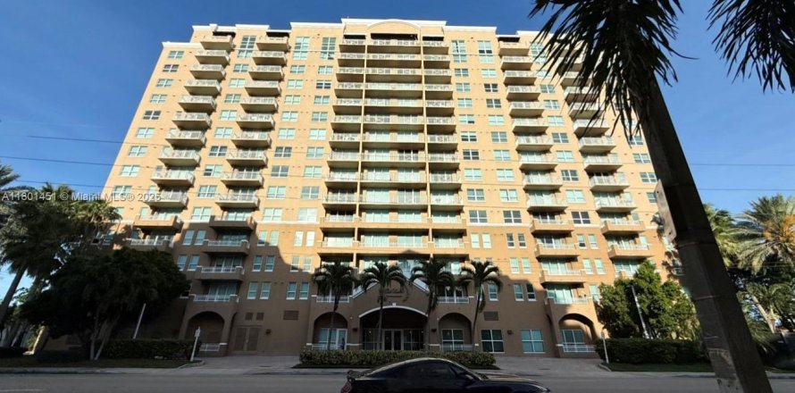 Condominio en Miami, Florida, 2 dormitorios № 1874372