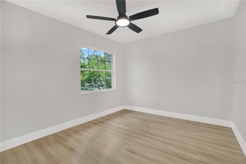 House in Tampa, Florida 3 bedrooms, 115.2 sq.m. № 1910353 - photo 19