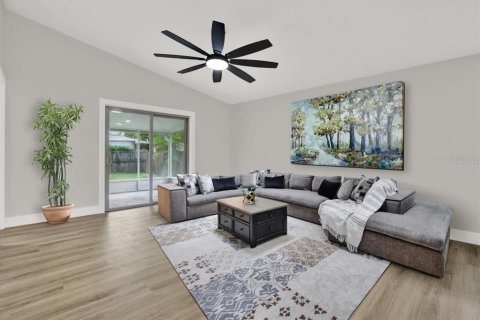 House in Tampa, Florida 3 bedrooms, 115.2 sq.m. № 1910353 - photo 9