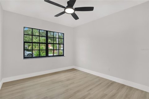 House in Tampa, Florida 3 bedrooms, 115.2 sq.m. № 1910353 - photo 21