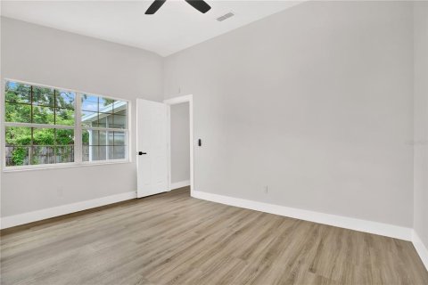 House in Tampa, Florida 3 bedrooms, 115.2 sq.m. № 1910353 - photo 16