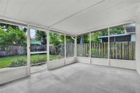 House in Tampa, Florida 3 bedrooms, 115.2 sq.m. № 1910353 - photo 23