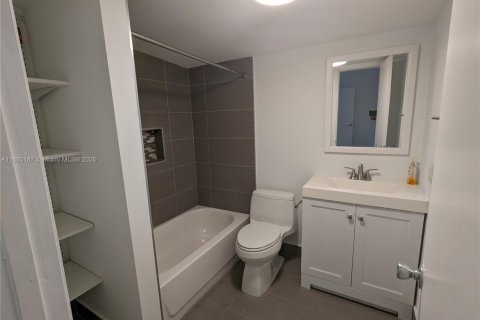 Villa ou maison à louer à Miami, Floride: 3 chambres, 155.7 m2 № 1933919 - photo 13