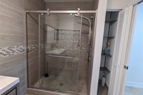 Villa ou maison à louer à Miami, Floride: 3 chambres, 155.7 m2 № 1933919 - photo 9