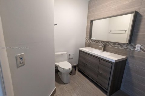 Villa ou maison à louer à Miami, Floride: 3 chambres, 155.7 m2 № 1933919 - photo 8