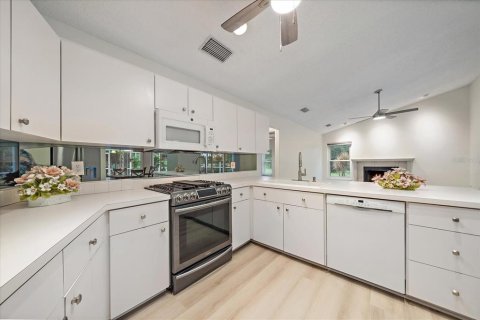 House in Sarasota, Florida 3 bedrooms, 187.94 sq.m. № 1816895 - photo 11