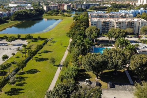 Condo in Miami, Florida, 2 bedrooms  № 1867081 - photo 23