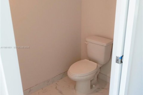 Снять в аренду кондоминиум в Майами, Флорида 2 спальни, 123.1м2, № 2024476 - фото 18