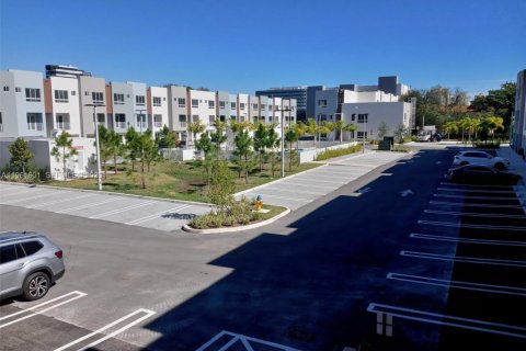 Снять в аренду кондоминиум в Майами, Флорида 2 спальни, 123.1м2, № 2024476 - фото 3