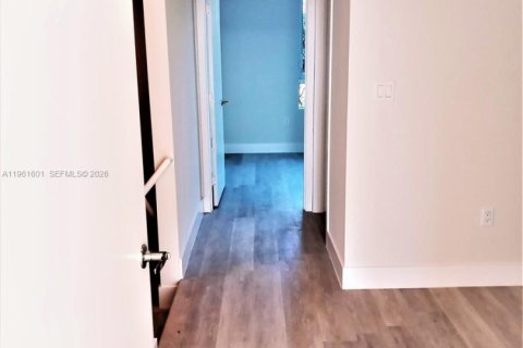 Снять в аренду кондоминиум в Майами, Флорида 2 спальни, 123.1м2, № 2024476 - фото 30