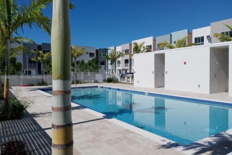 Снять в аренду кондоминиум в Майами, Флорида 2 спальни, 123.1м2, № 2024476 - фото 6