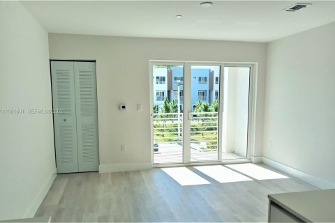 Снять в аренду кондоминиум в Майами, Флорида 2 спальни, 123.1м2, № 2024476 - фото 15