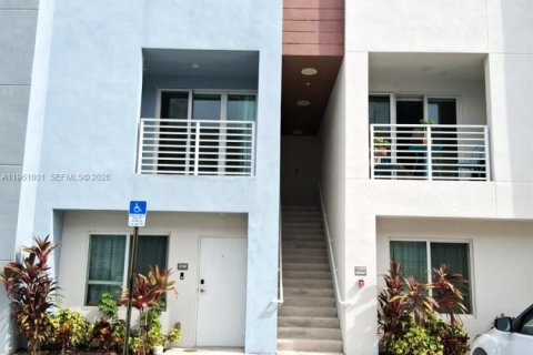 Снять в аренду кондоминиум в Майами, Флорида 2 спальни, 123.1м2, № 2024476 - фото 7