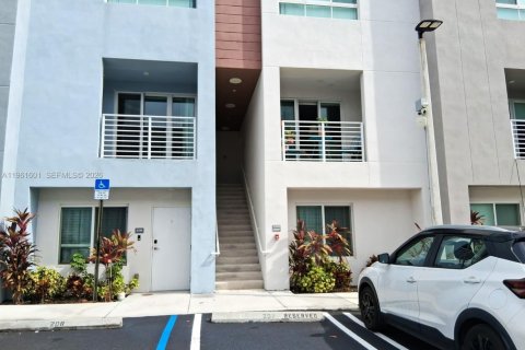 Снять в аренду кондоминиум в Майами, Флорида 2 спальни, 123.1м2, № 2024476 - фото 8