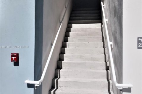 Снять в аренду кондоминиум в Майами, Флорида 2 спальни, 123.1м2, № 2024476 - фото 10