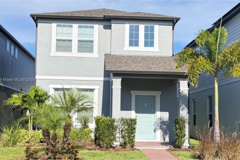 Купить виллу или дом в Уинтер-Гарден, Флорида 3 спальни, № 1964468 - фото 1