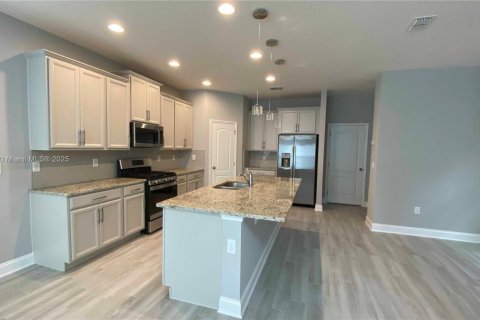 Купить виллу или дом в Уинтер-Гарден, Флорида 3 спальни, № 1964468 - фото 2