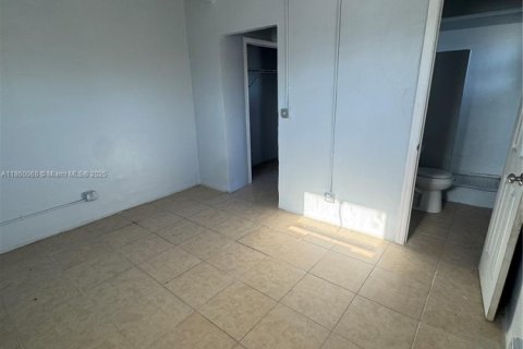 Villa ou maison à louer à Pahokee, Floride: 1 chambre, 40.6 m2 № 1977977 - photo 8