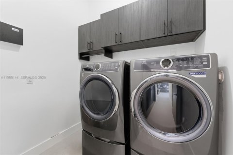 Villa ou maison à vendre à Wilton Manors, Floride: 4 chambres, 249.63 m2 № 2049549 - photo 19