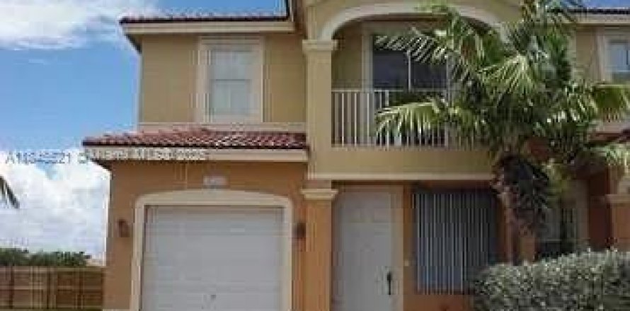 Townhouse in Homestead, Florida 3 bedrooms, 134.43 sq.m. № 1850817
