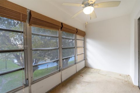 Condo in Tamarac, Florida, 1 bedroom № 1961716 - photo 18