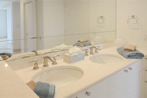 Condominio en venta en Miami, Florida, 2 dormitorios, 139.82 m2 № 1992305 - foto 15