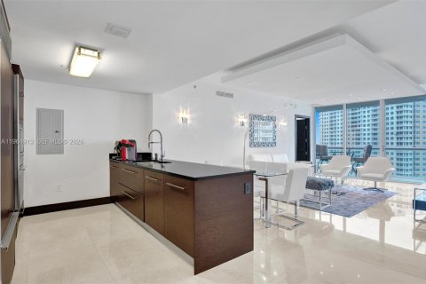 Condo in Miami, Florida, 2 bedrooms  № 2026219 - photo 17