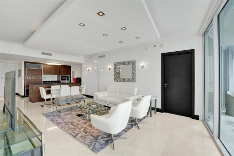 Condo in Miami, Florida, 2 bedrooms  № 2026219 - photo 5