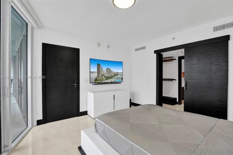 Condo in Miami, Florida, 2 bedrooms  № 2026219 - photo 26