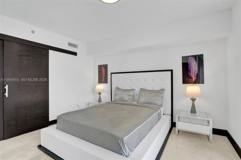 Condo in Miami, Florida, 2 bedrooms  № 2026219 - photo 24