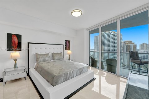 Condo in Miami, Florida, 2 bedrooms  № 2026219 - photo 23
